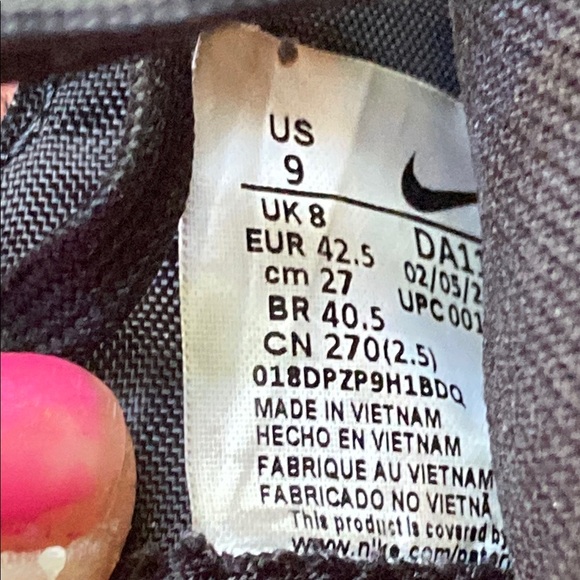 Nike Black leather Sneakers with Sleek Design like new great condition - Picture 10 of 14